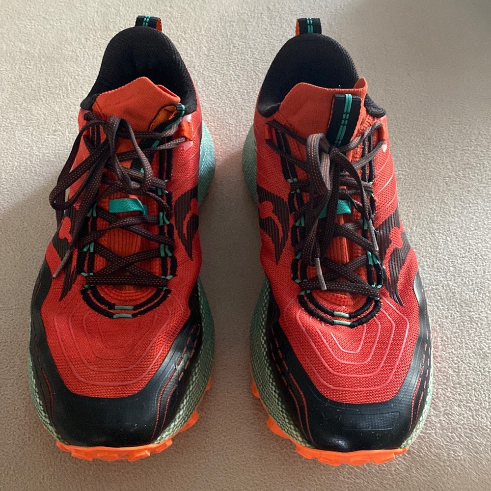 Saucony Endorphin Trail size 11.5 Scarlet/Jade